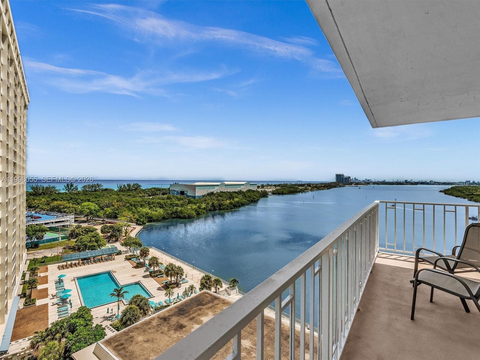 500 Bayview Dr # 1132, Sunny Isles Beach FL 33160 — 41