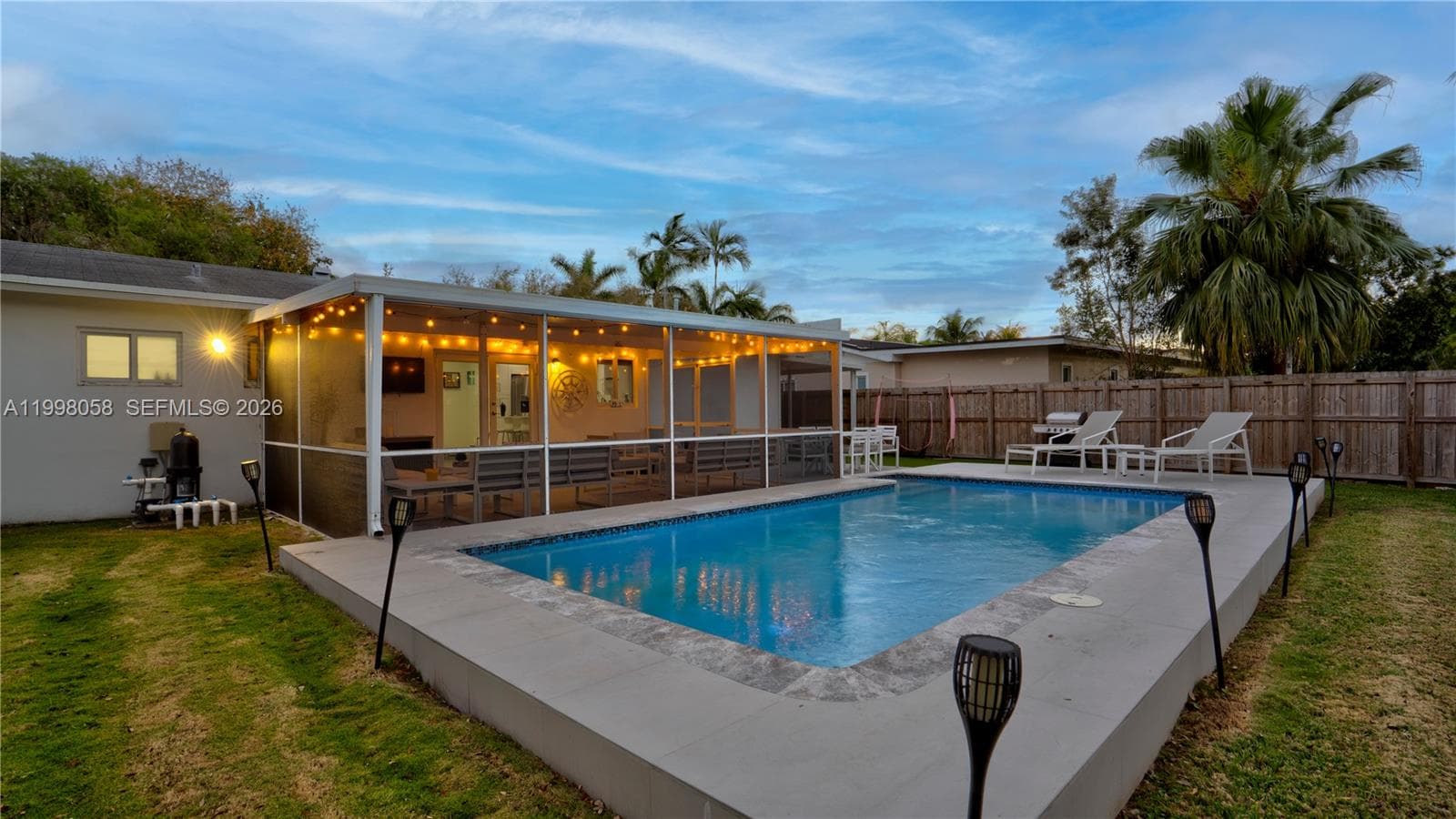 9311 Sterling Dr, Cutler Bay FL 33157 — 10