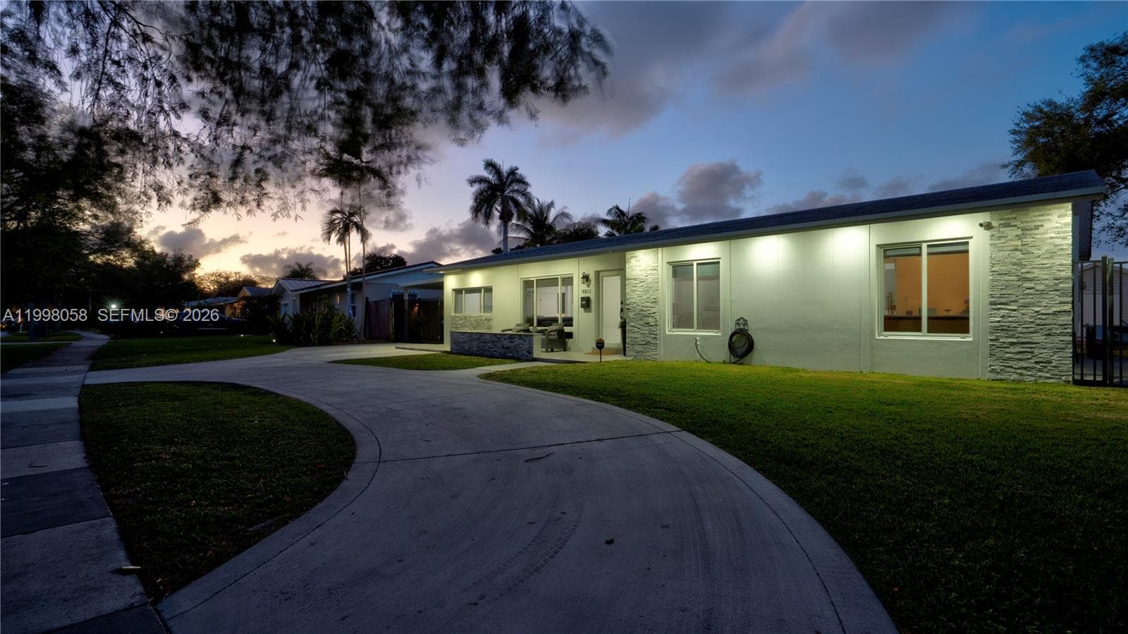 9311 Sterling Dr, Cutler Bay FL 33157 — 14