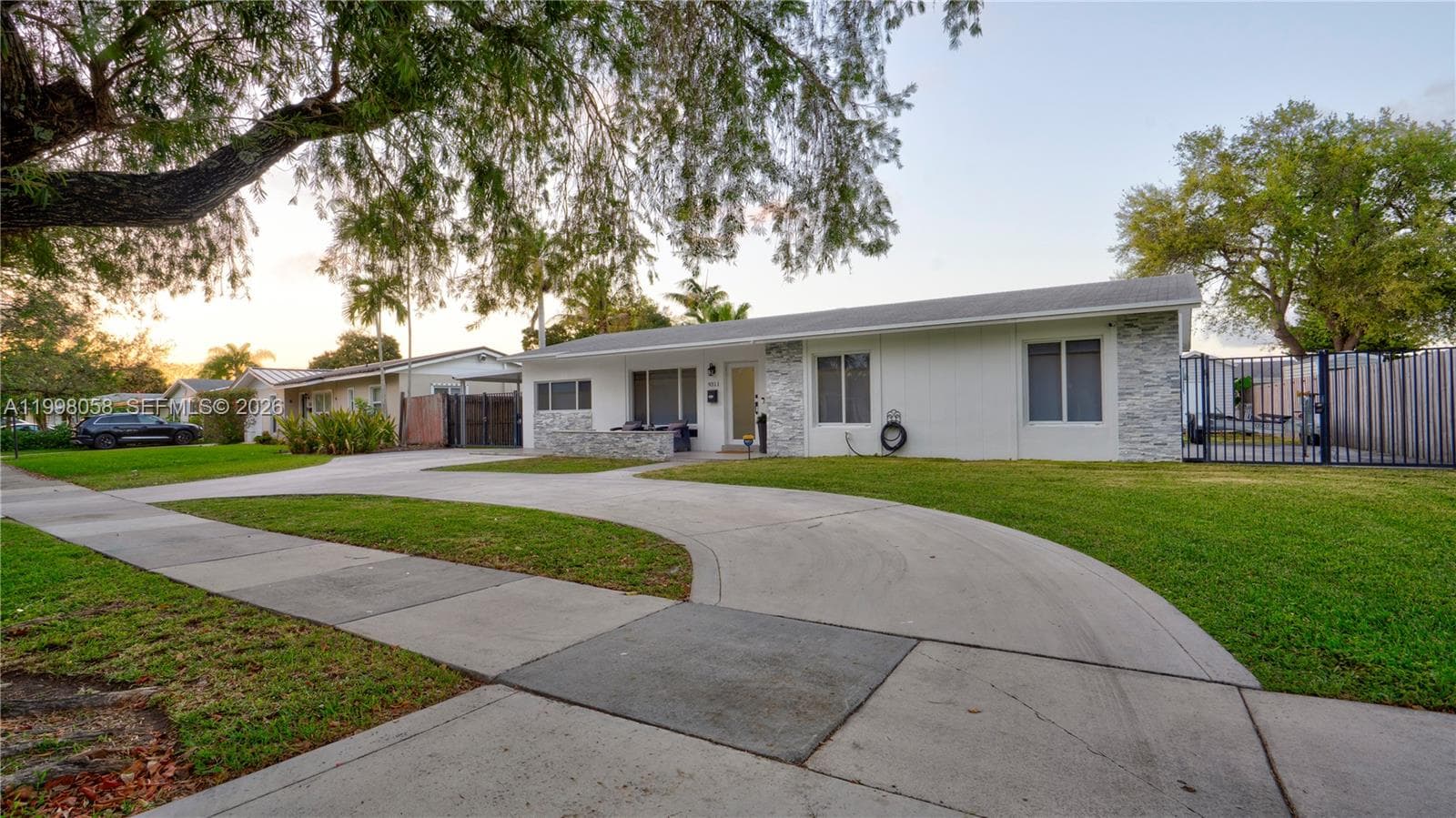 9311 Sterling Dr, Cutler Bay FL 33157 — 8