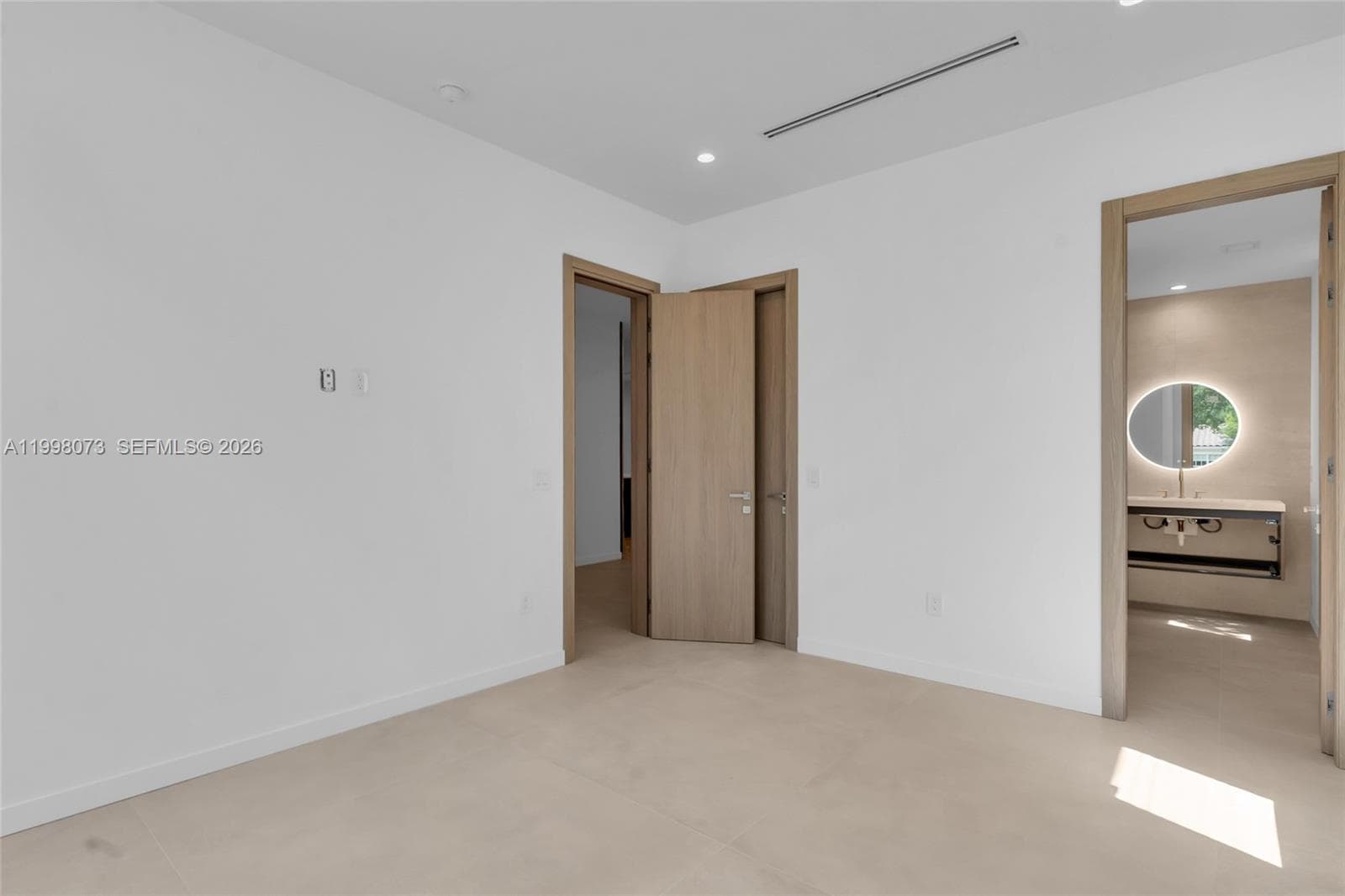 3983 Kumquat Ave, Miami FL 33133 — 26