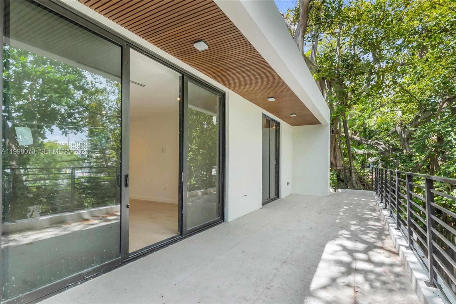 3983 Kumquat Ave, Miami FL 33133 — 30