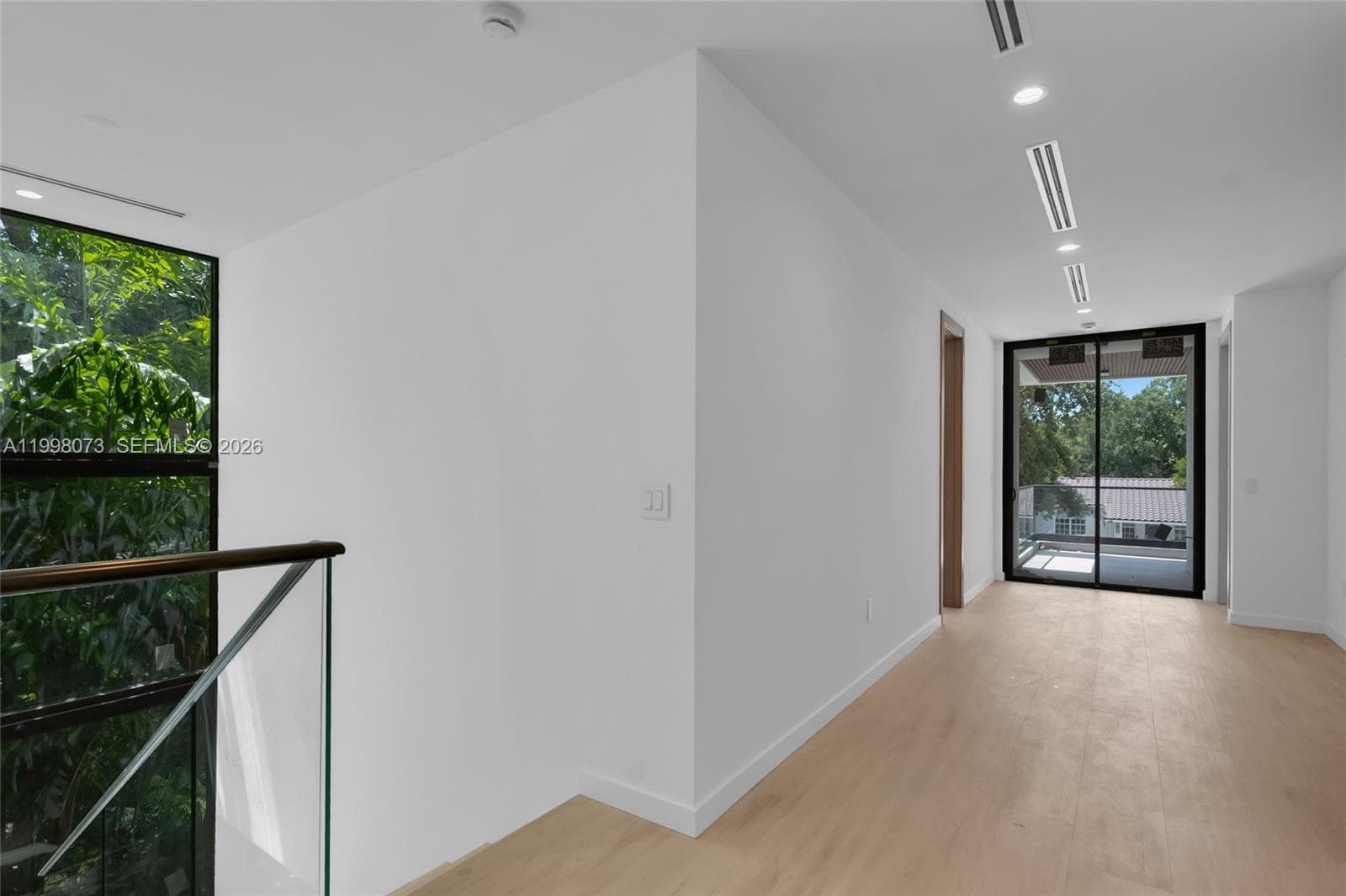 3983 Kumquat Ave, Miami FL 33133 — 29