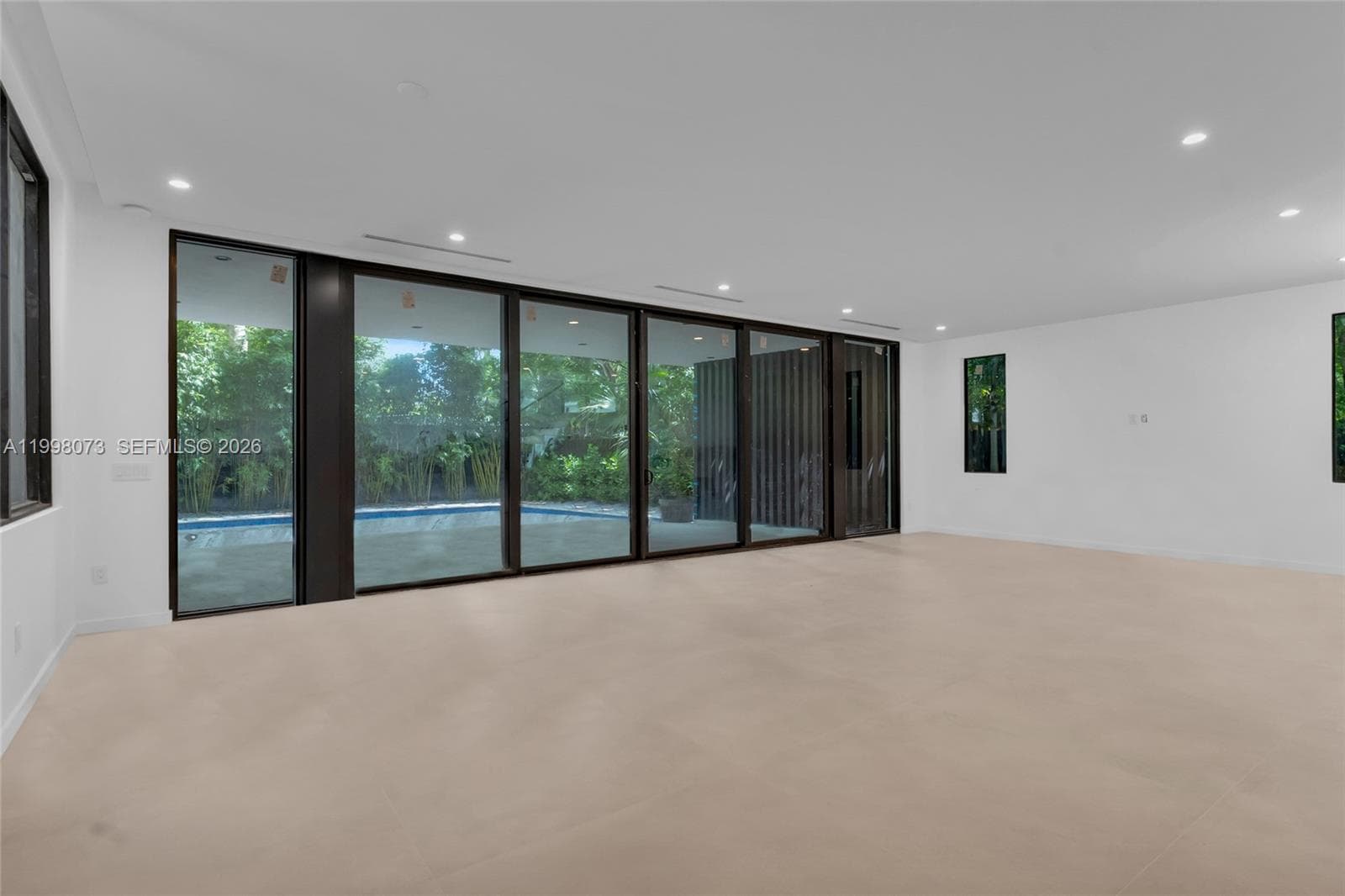 3983 Kumquat Ave, Miami FL 33133 — 21