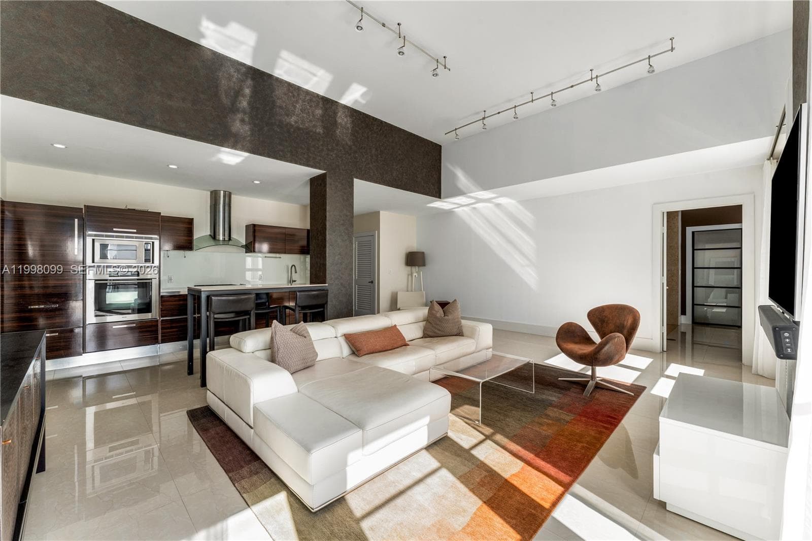 3739 Collins Avenue # 604, Miami Beach FL 33140 — 5