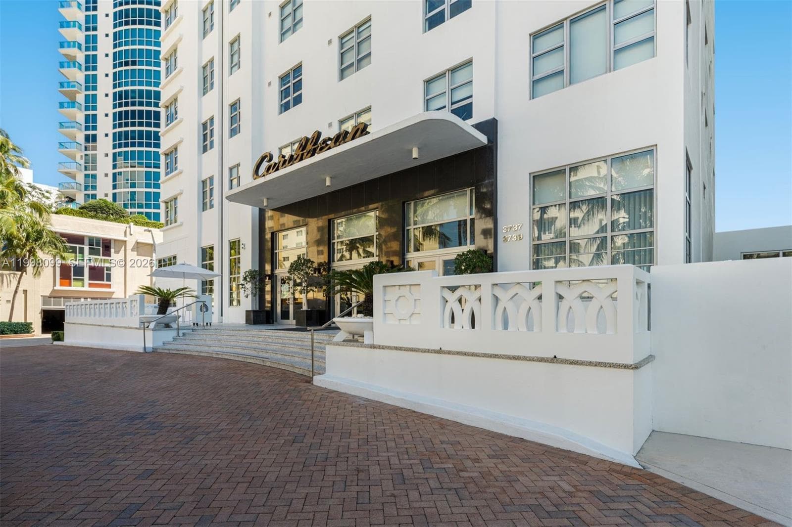 3739 Collins Avenue # 604, Miami Beach FL 33140 — 37