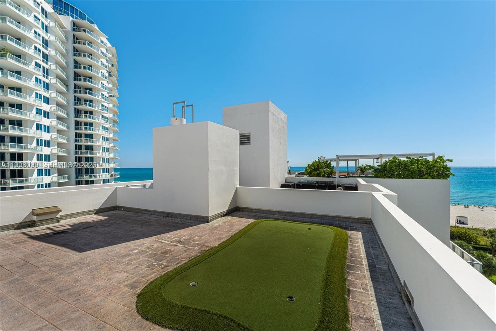 3739 Collins Avenue # 604, Miami Beach FL 33140 — 25