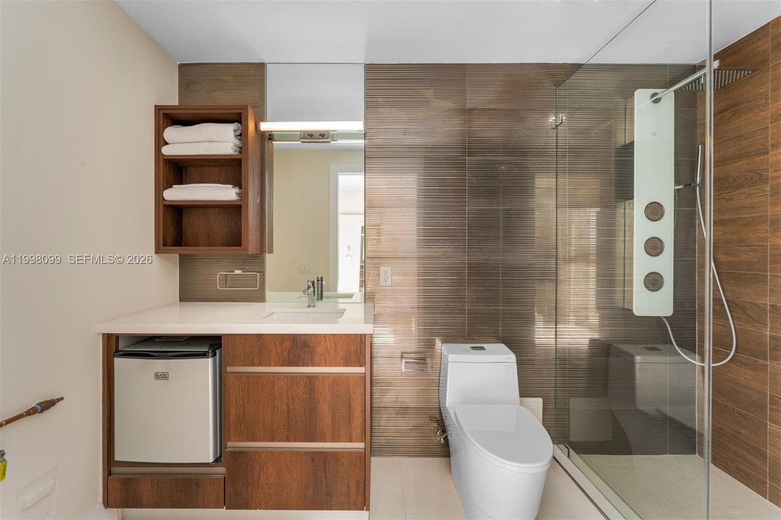 3739 Collins Avenue # 604, Miami Beach FL 33140 — 21