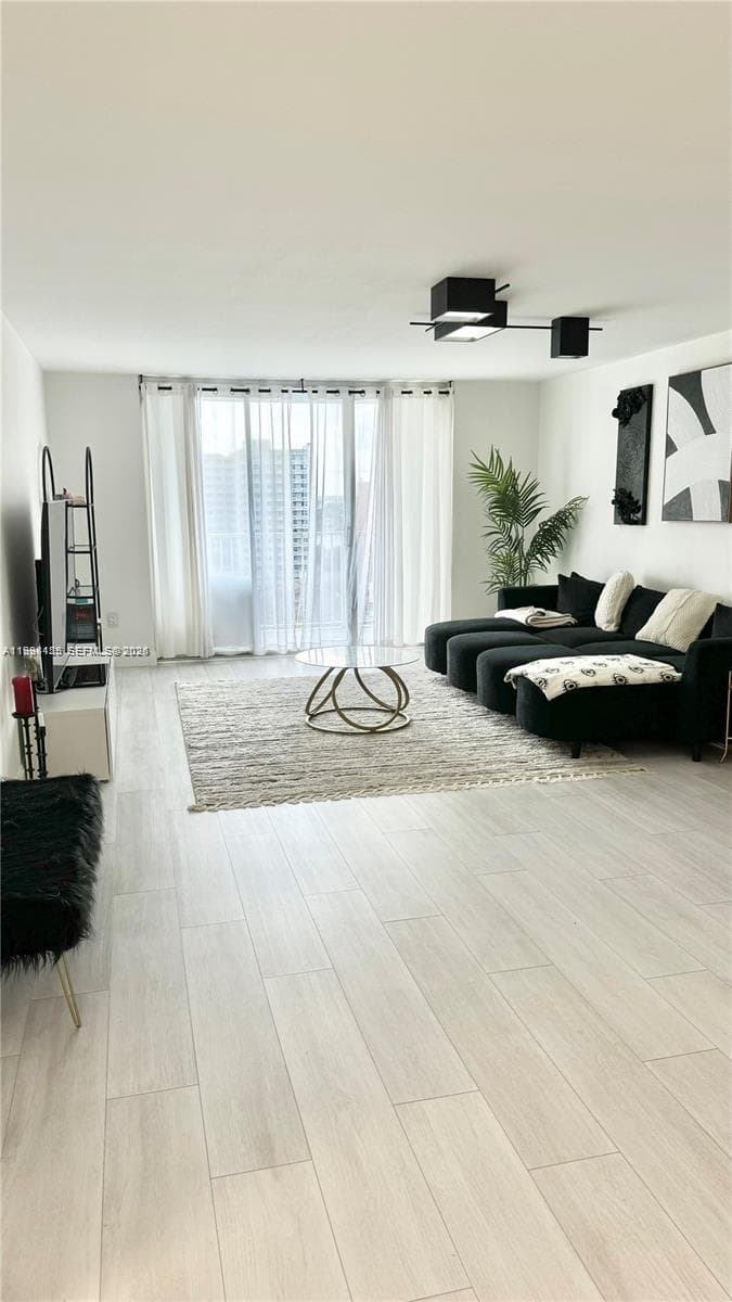2801 NE 183rd St # 1005W, Aventura FL 33160 — 6