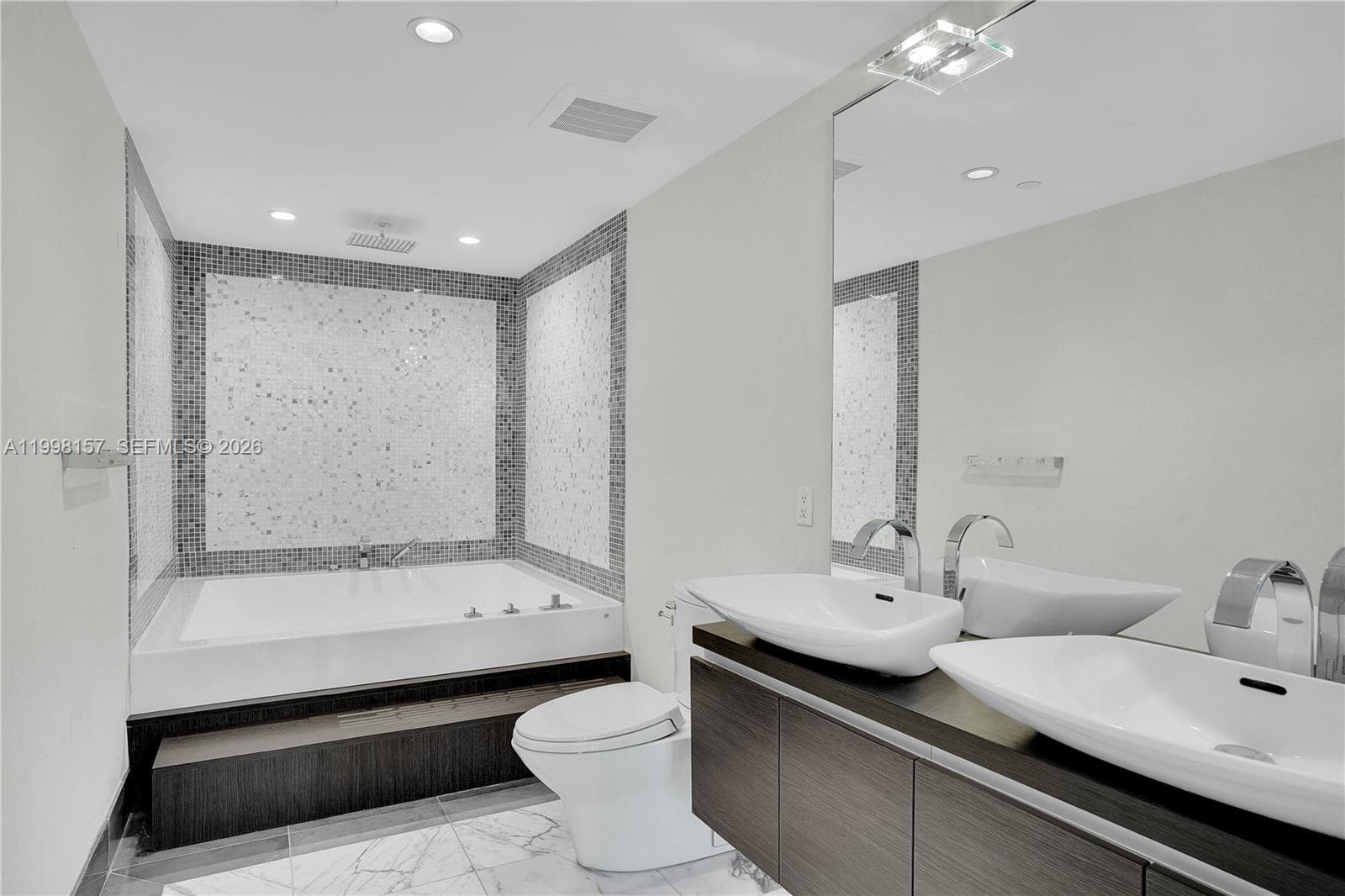 200 Biscayne Boulevard Way # 503, Miami FL 33131 — 15