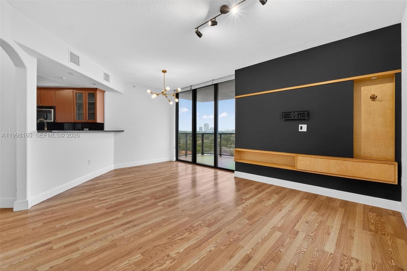2301 SW 27th Ave # 906, Miami FL 33145 — 17