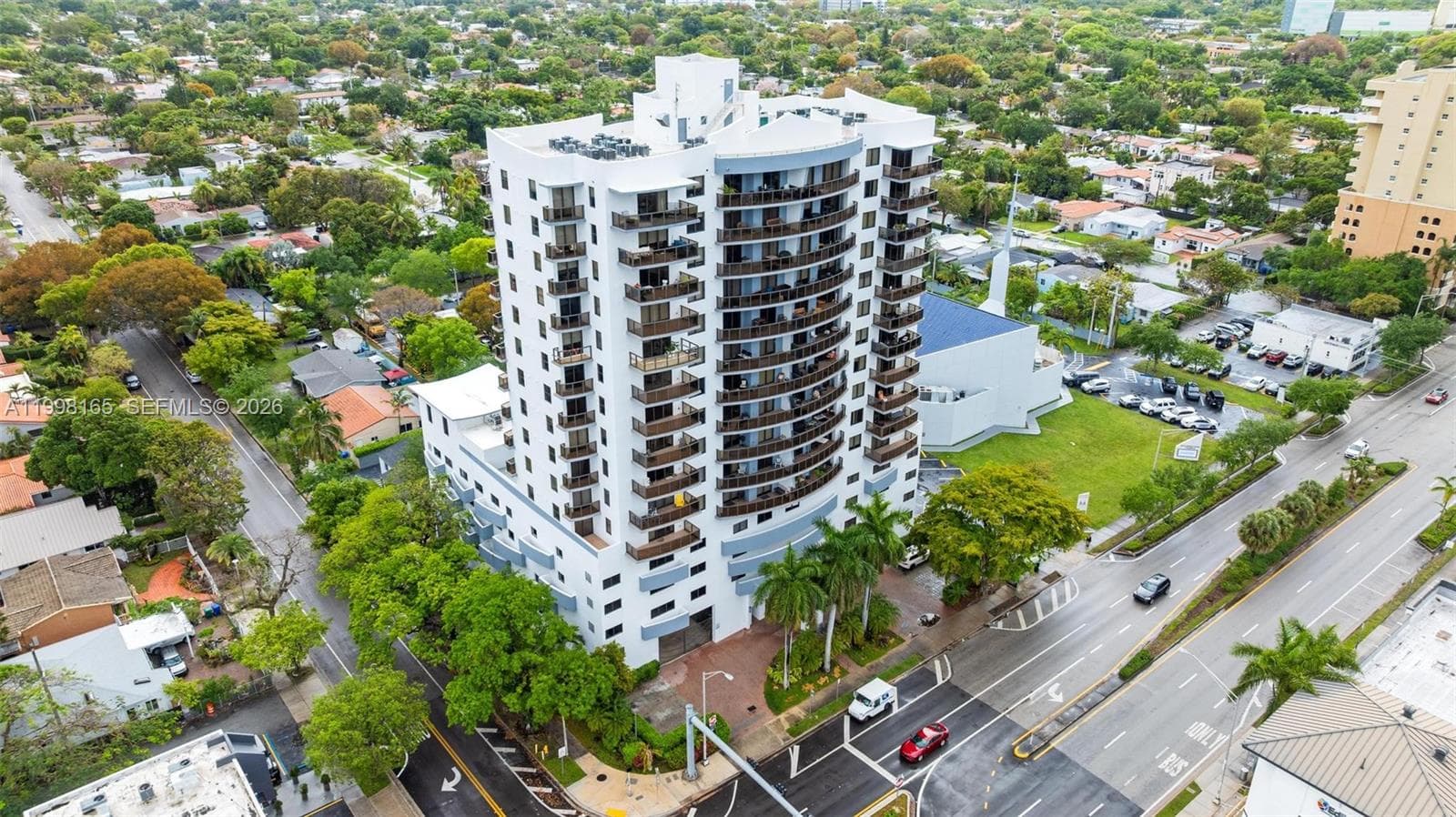 2301 SW 27th Ave # 906, Miami FL 33145 — 34