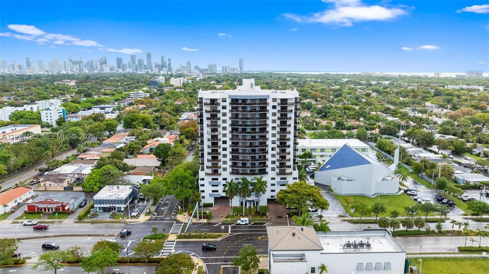 2301 SW 27th Ave # 906, Miami FL 33145 — 33