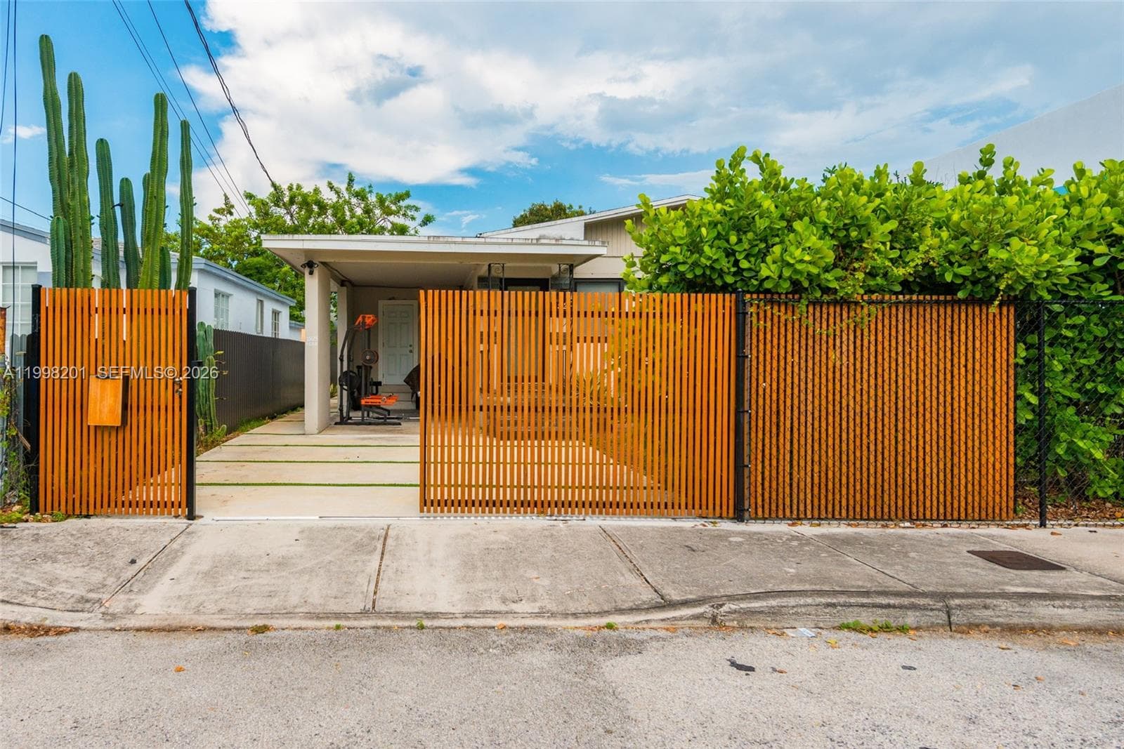 2925 NW 11th Ave, Miami FL 33127 — 20