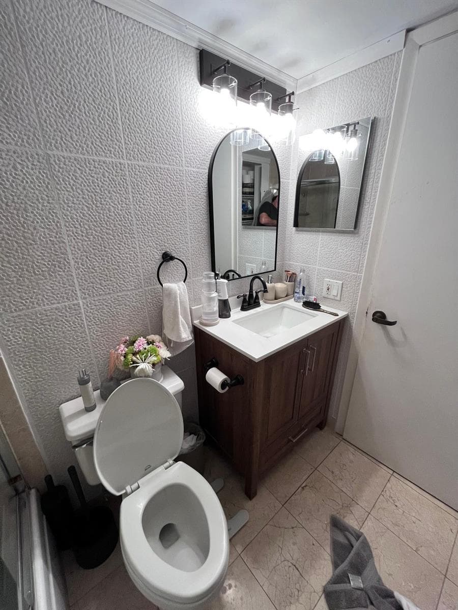 540 Brickell Key Drive # 1721, Miami FL 33131 — 18