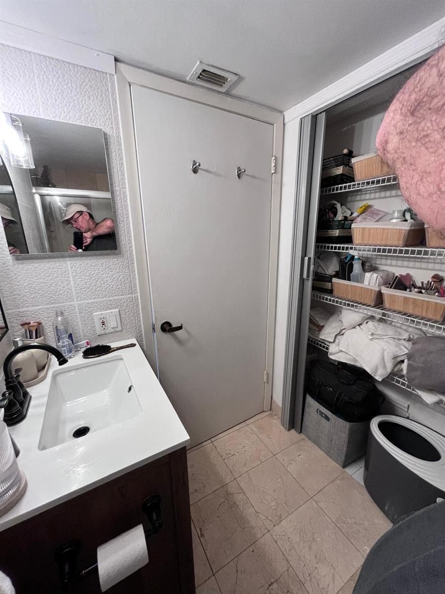 540 Brickell Key Drive # 1721, Miami FL 33131 — 19