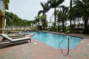 Coral Plaza Of Miami Cond, Miami, FL — 30
