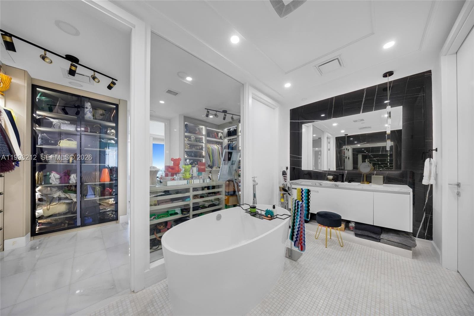 700 NE 26th Ter # 2202, Miami FL 33137 — 27