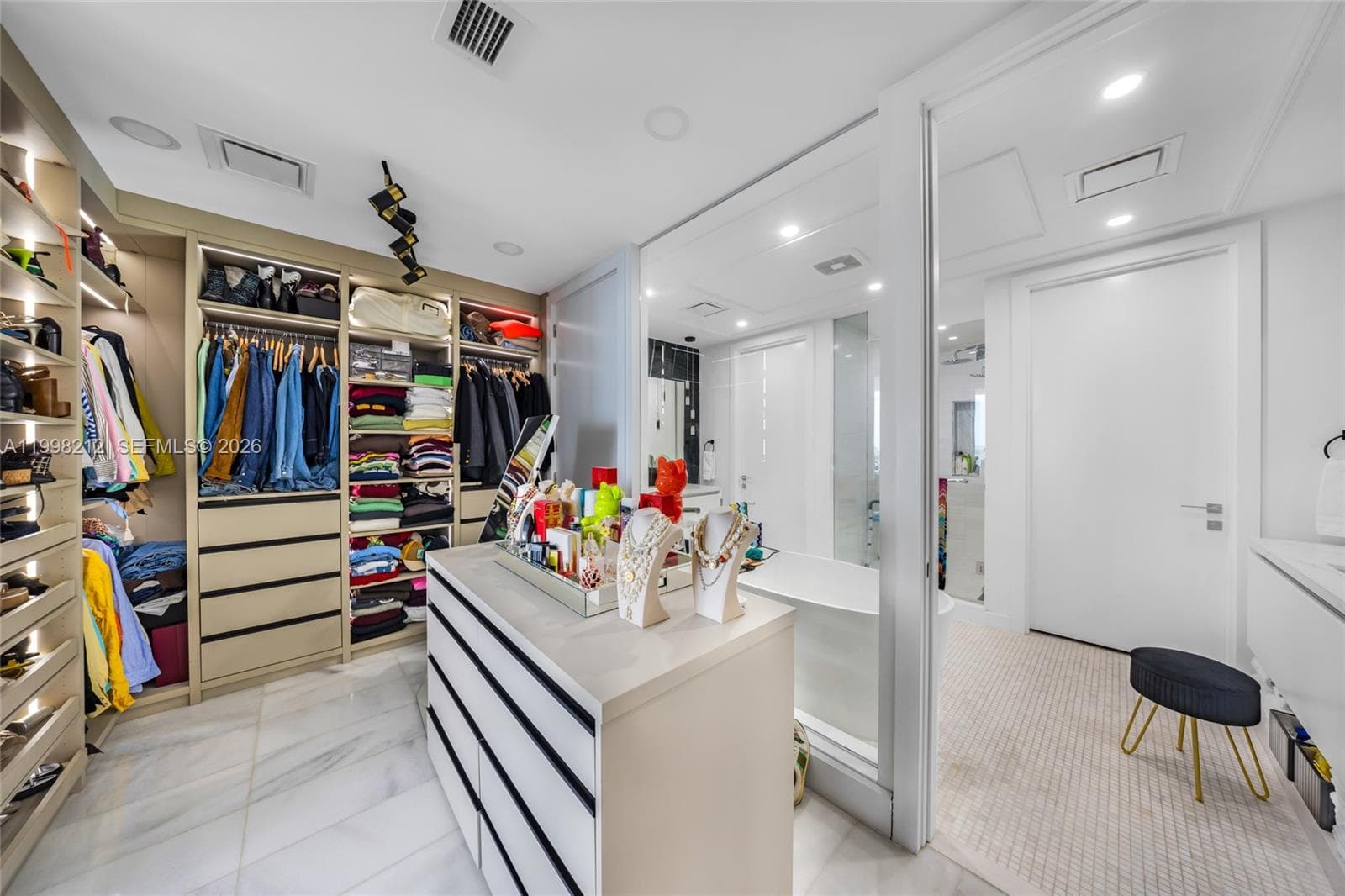 700 NE 26th Ter # 2202, Miami FL 33137 — 28