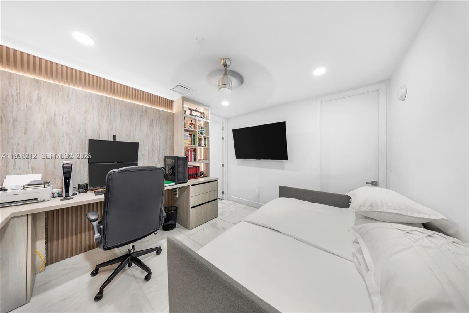 700 NE 26th Ter # 2202, Miami FL 33137 — 37