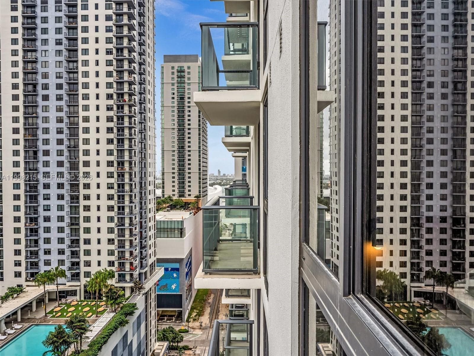11 NE 6th street # 2214, Miami FL 33132 — 23