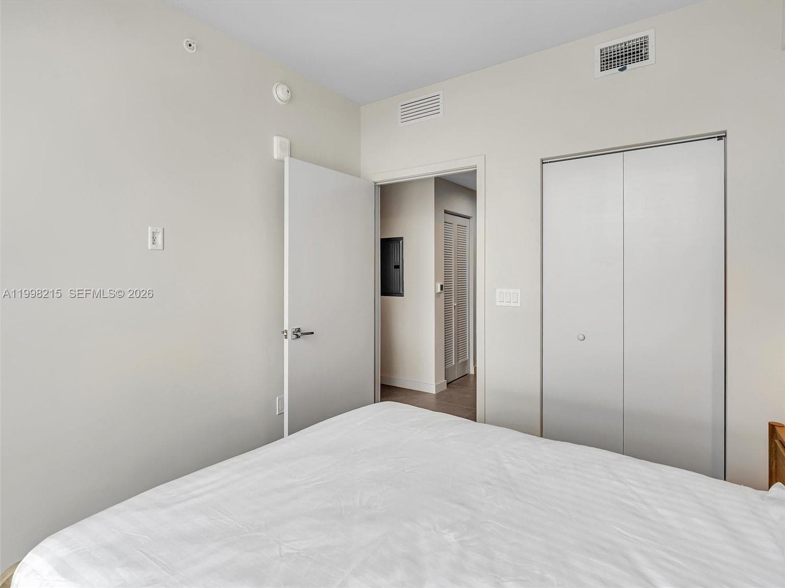 11 NE 6th street # 2214, Miami FL 33132 — 13
