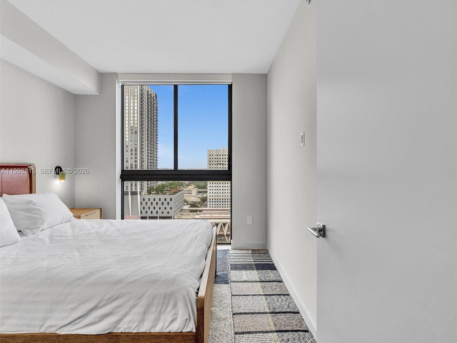 11 NE 6th street # 2214, Miami FL 33132 — 12