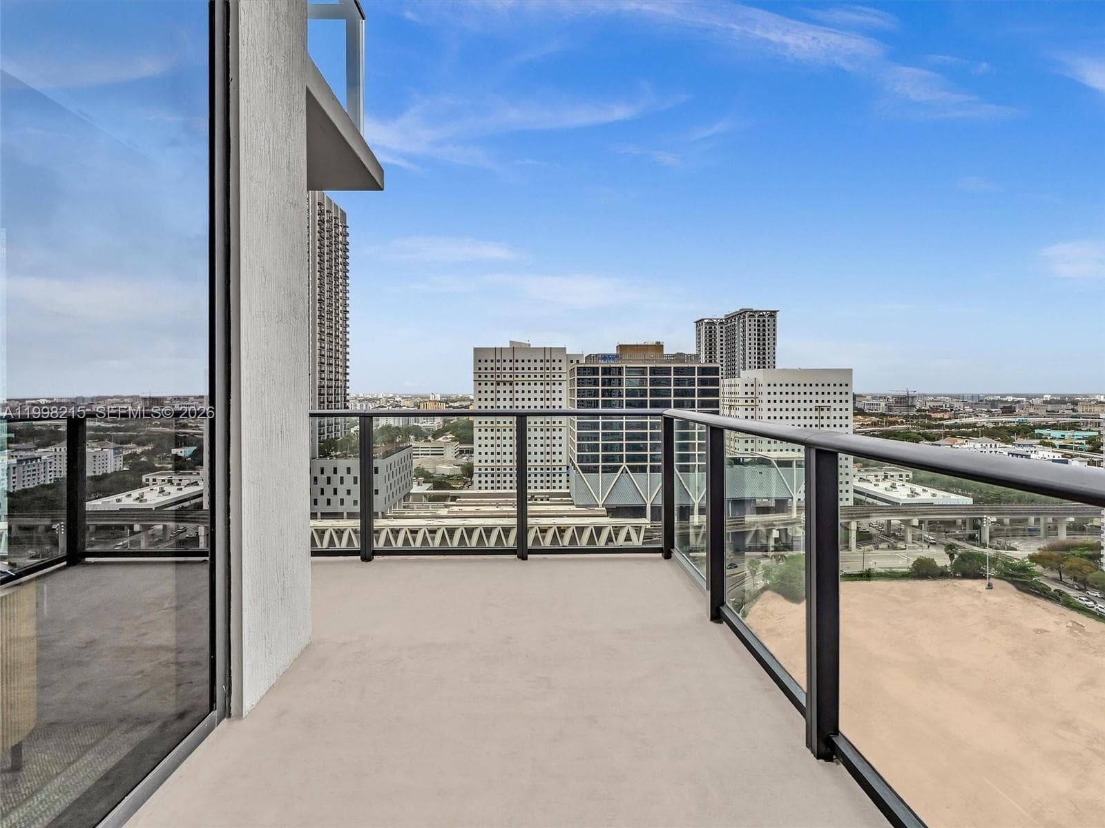 11 NE 6th street # 2214, Miami FL 33132 — 22