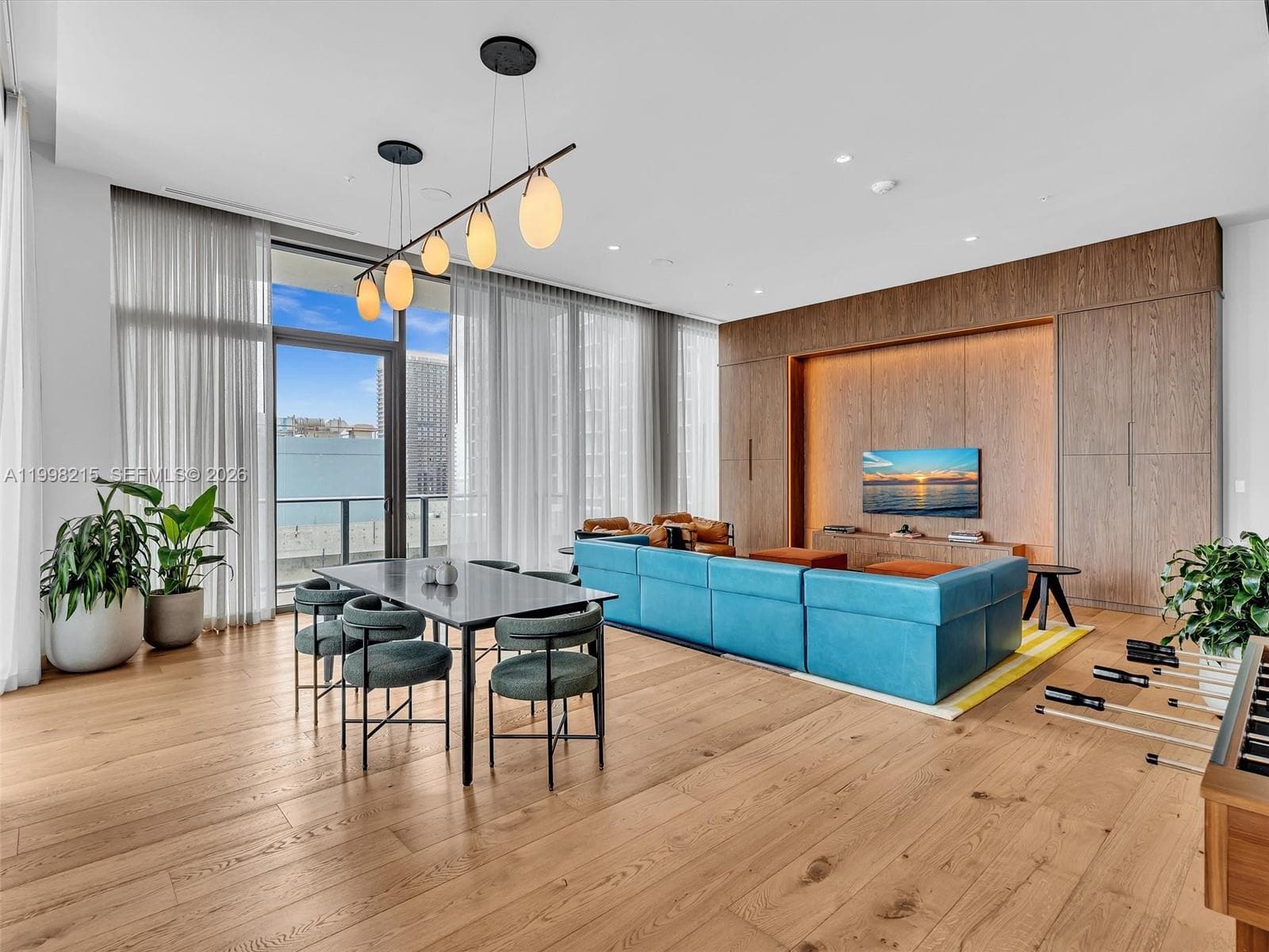 11 NE 6th street # 2214, Miami FL 33132 — 41