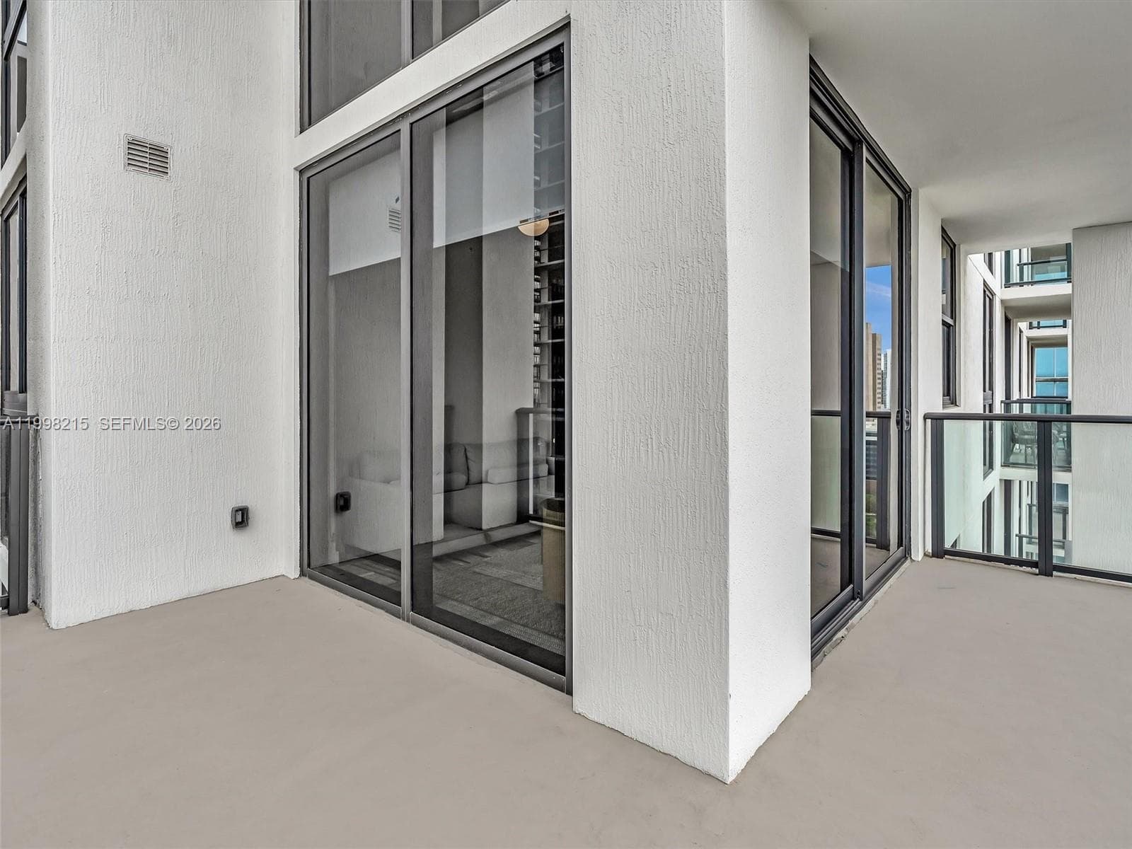 11 NE 6th street # 2214, Miami FL 33132 — 18