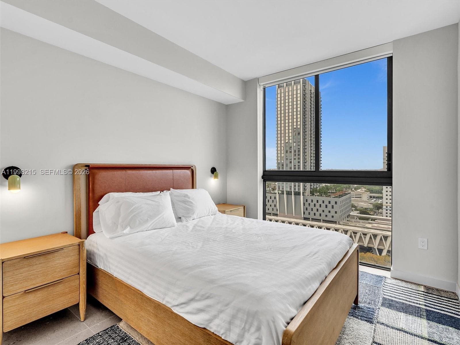 11 NE 6th street # 2214, Miami FL 33132 — 11
