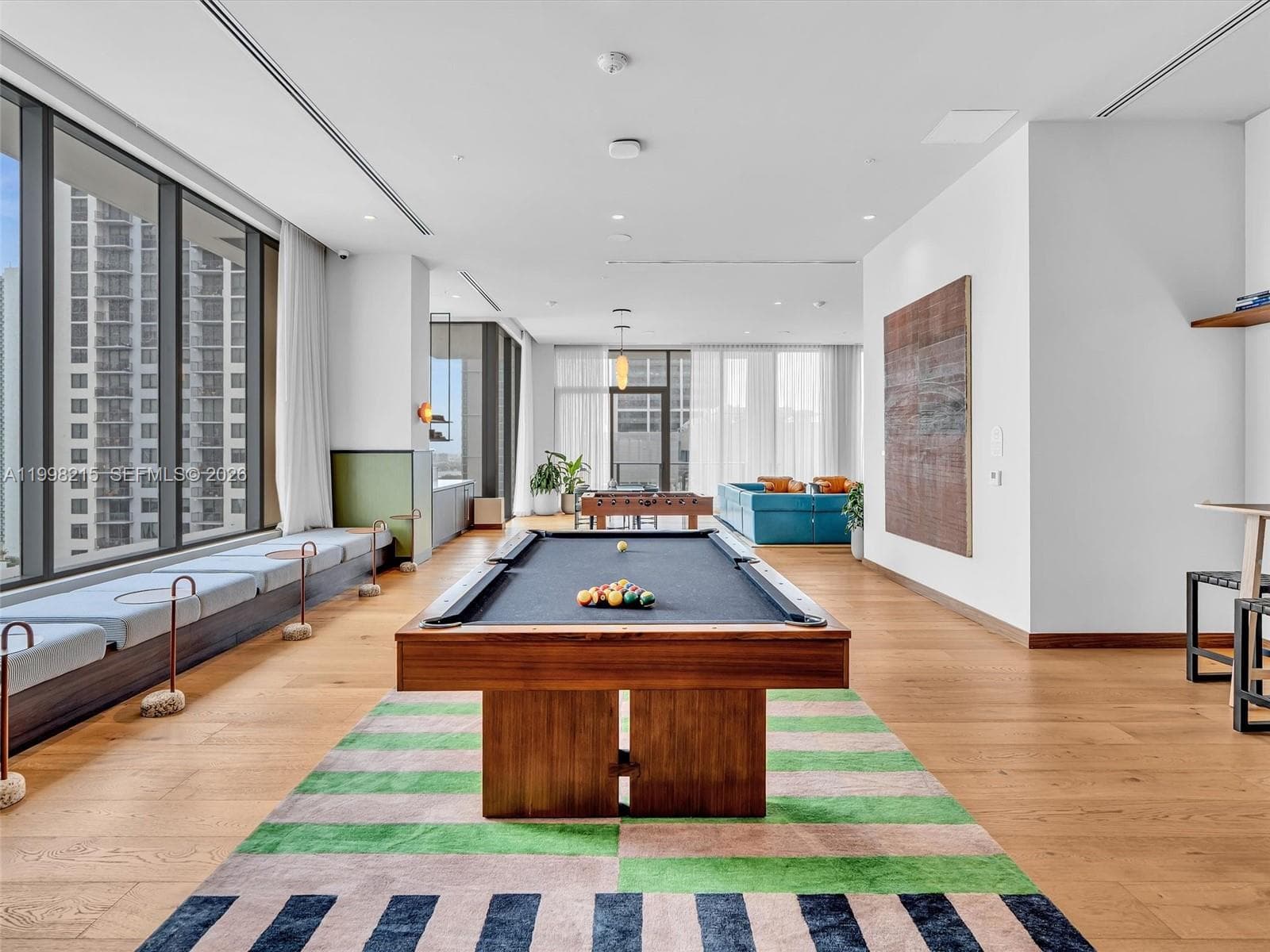 11 NE 6th street # 2214, Miami FL 33132 — 40