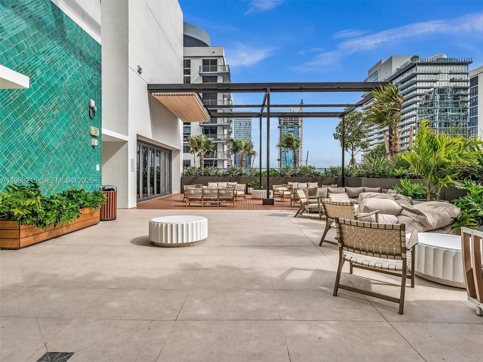 11 NE 6th street # 2214, Miami FL 33132 — 29