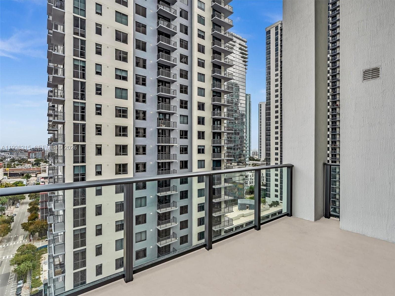 11 NE 6th street # 2214, Miami FL 33132 — 21