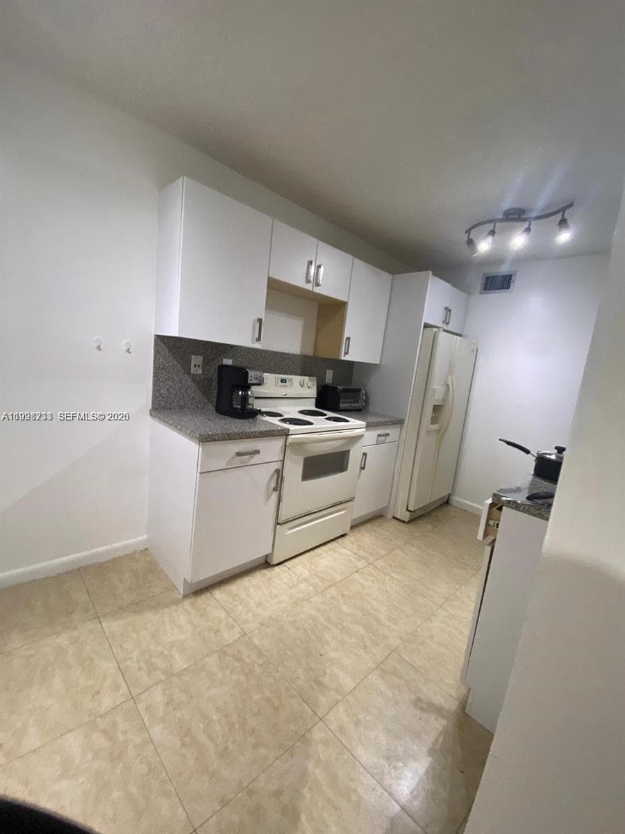 9761 NW 46th Ter # 107, Doral FL 33178 — 3