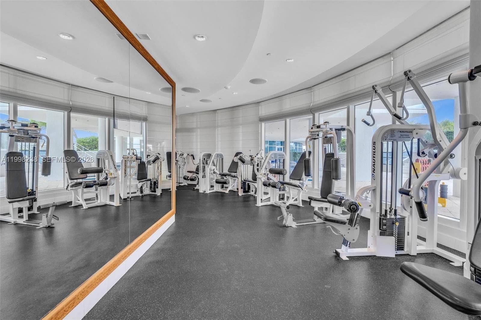 3801 Collins Ave # 806, Miami Beach FL 33140 — 76