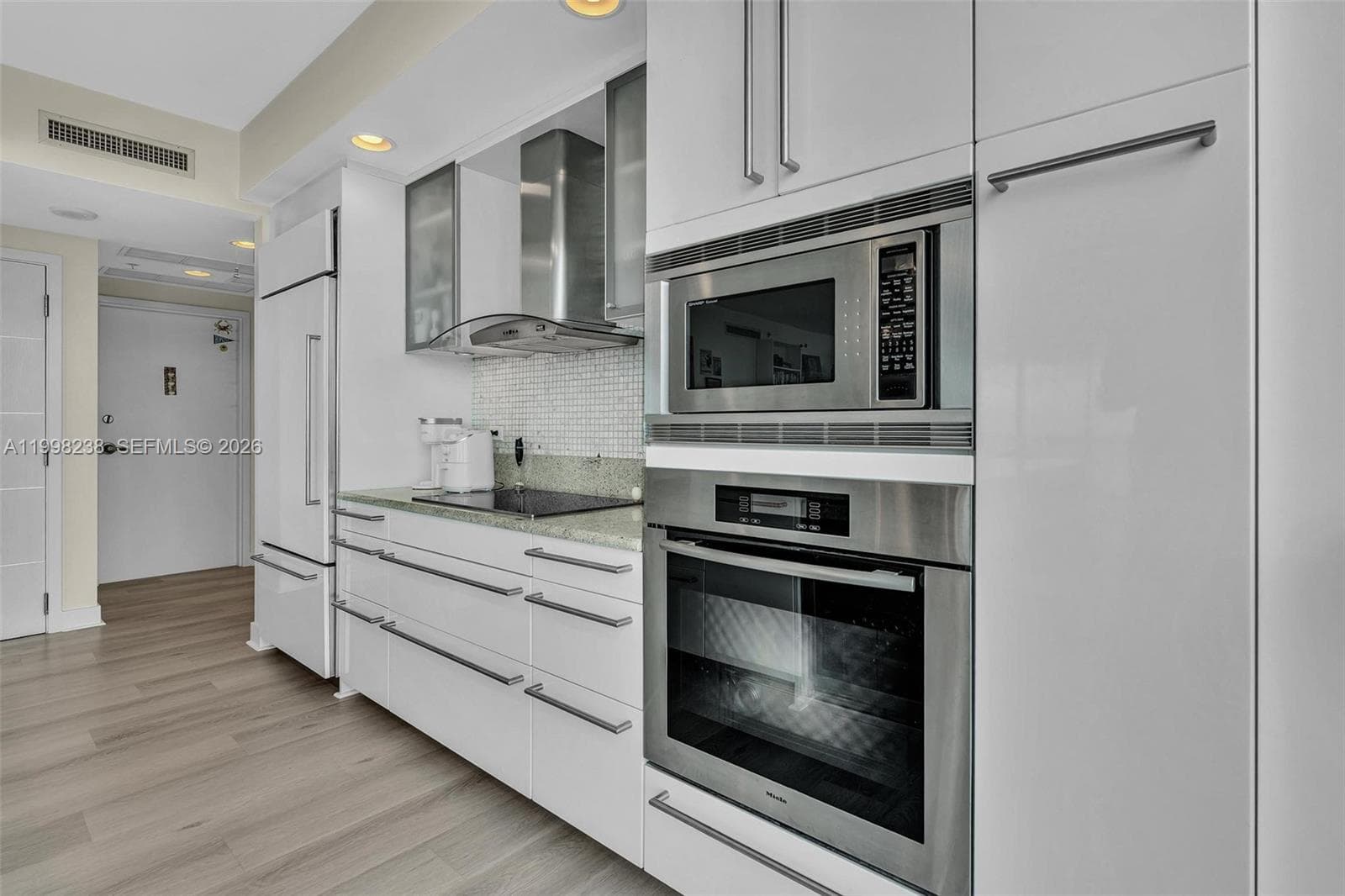 3801 Collins Ave # 806, Miami Beach FL 33140 — 47