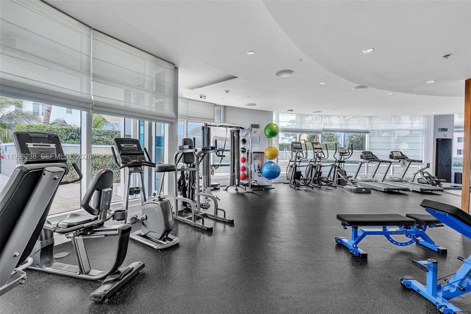 3801 Collins Ave # 806, Miami Beach FL 33140 — 73