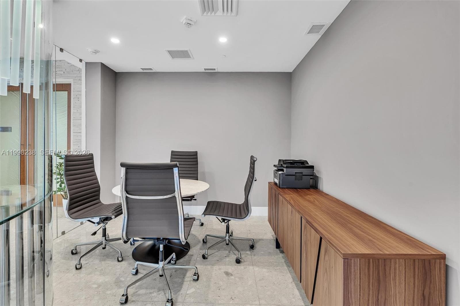 3801 Collins Ave # 806, Miami Beach FL 33140 — 67