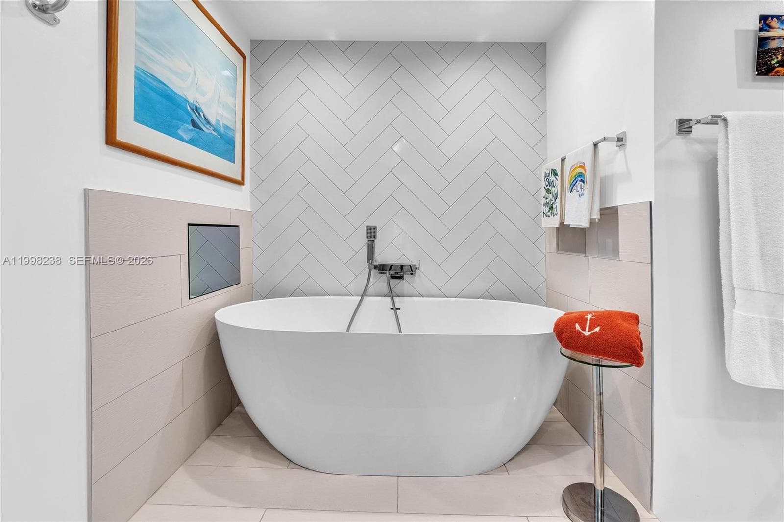 3801 Collins Ave # 806, Miami Beach FL 33140 — 32