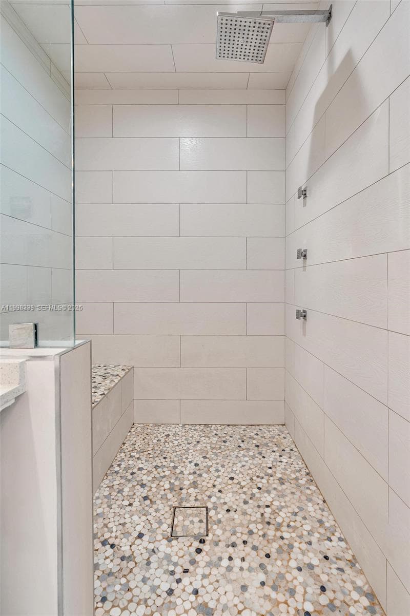 3801 Collins Ave # 806, Miami Beach FL 33140 — 34