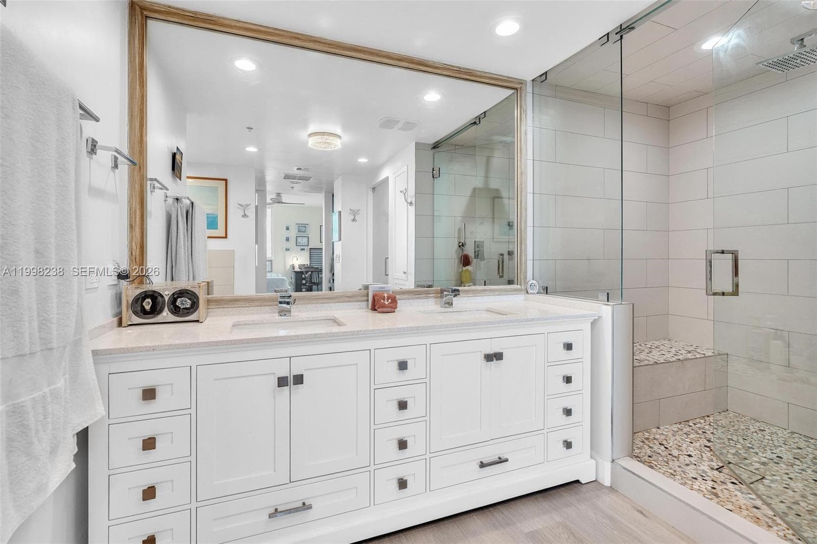 3801 Collins Ave # 806, Miami Beach FL 33140 — 33