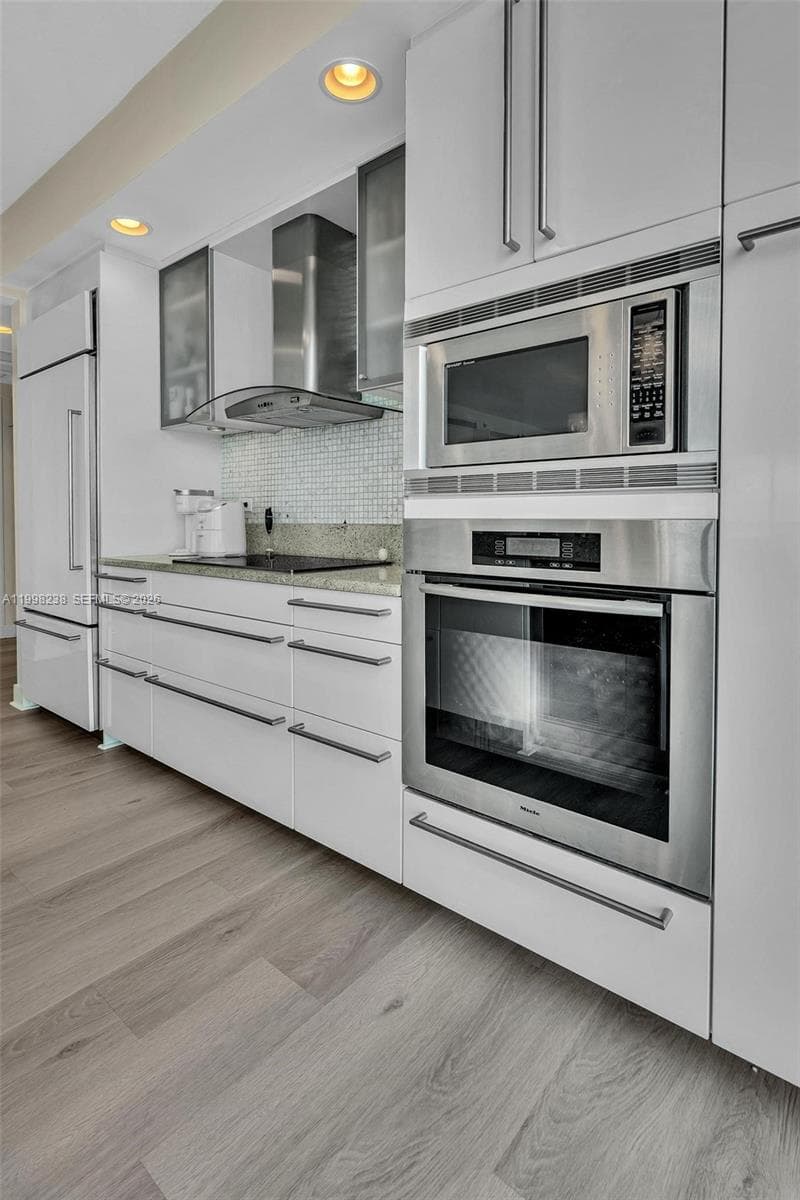 3801 Collins Ave # 806, Miami Beach FL 33140 — 48