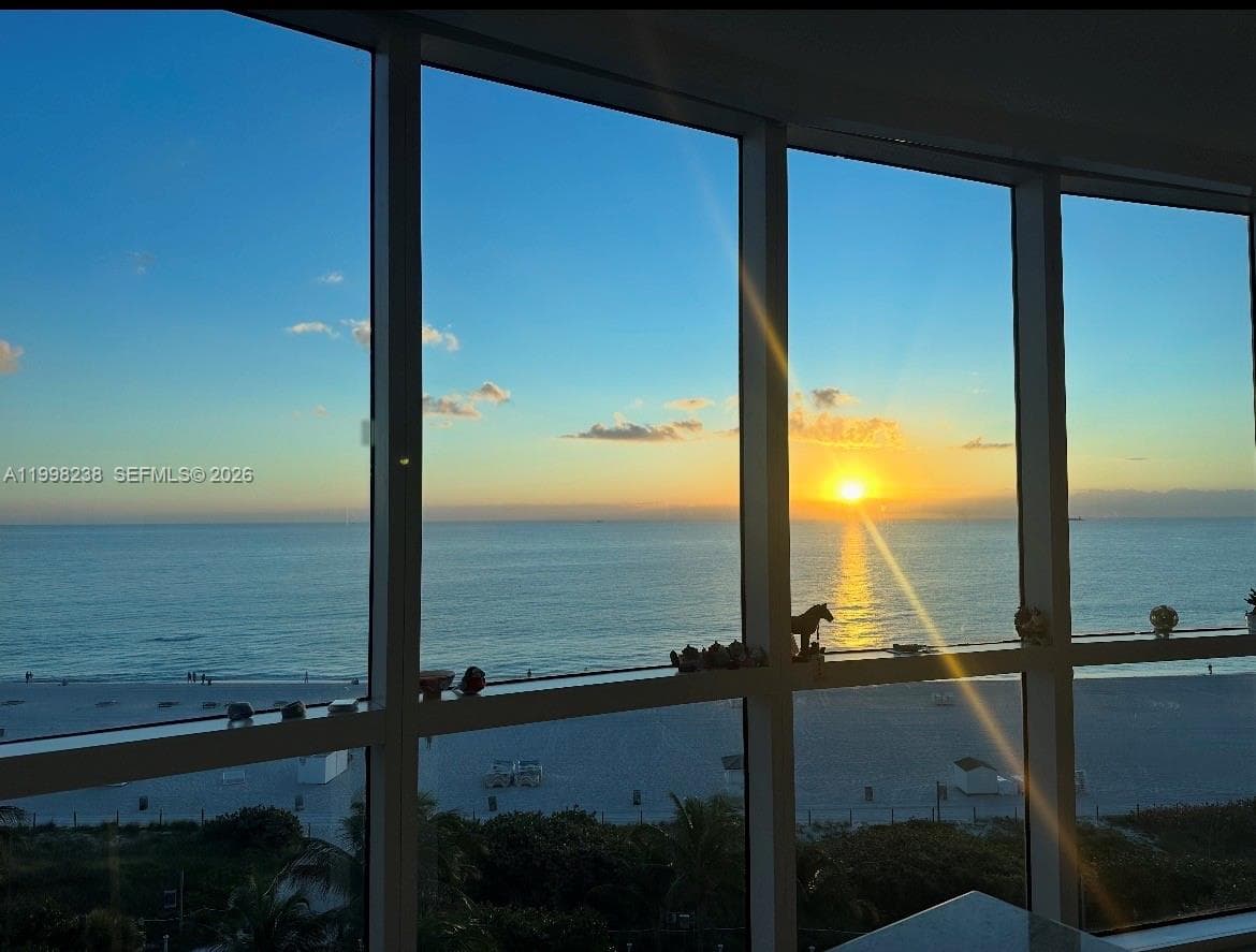 3801 Collins Ave # 806, Miami Beach FL 33140 — 85