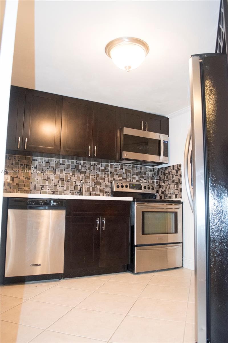825 Brickell Bay Dr # 750, Miami FL 33131 — 13