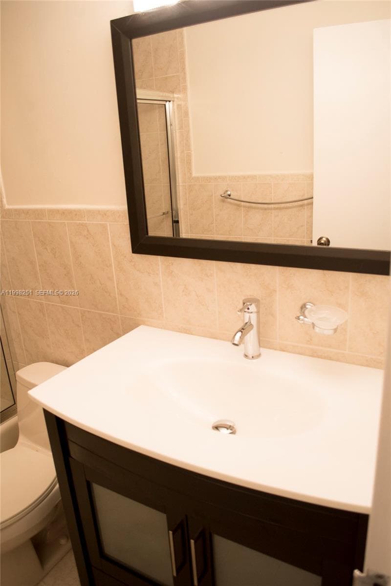 825 Brickell Bay Dr # 750, Miami FL 33131 — 9