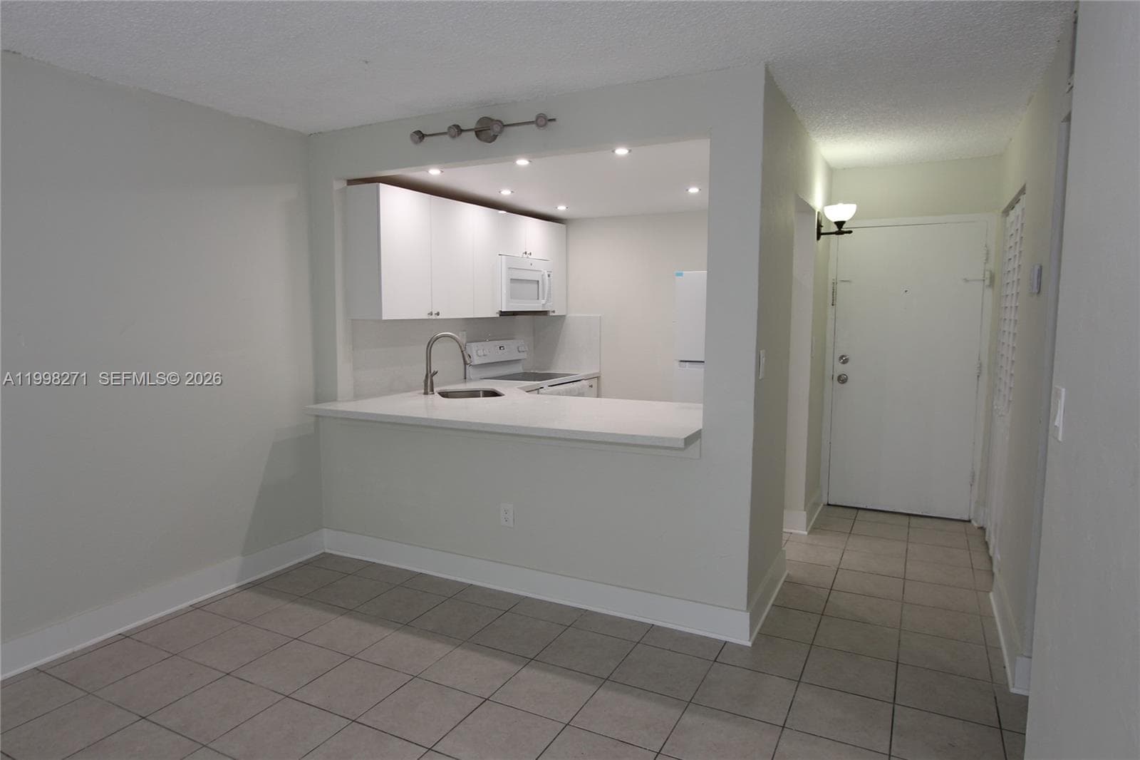 4550 NW 9th St # 811E, Miami FL 33126 — 3
