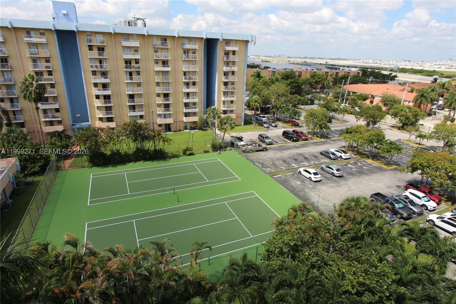 4550 NW 9th St # 811E, Miami FL 33126 — 20