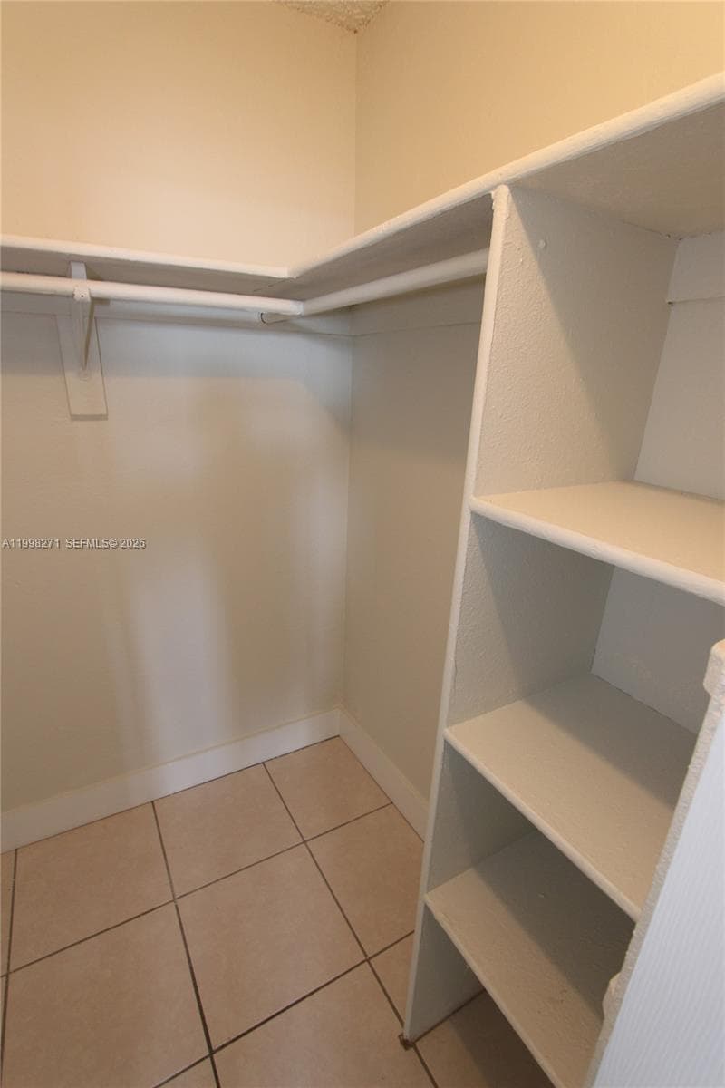 4550 NW 9th St # 811E, Miami FL 33126 — 11