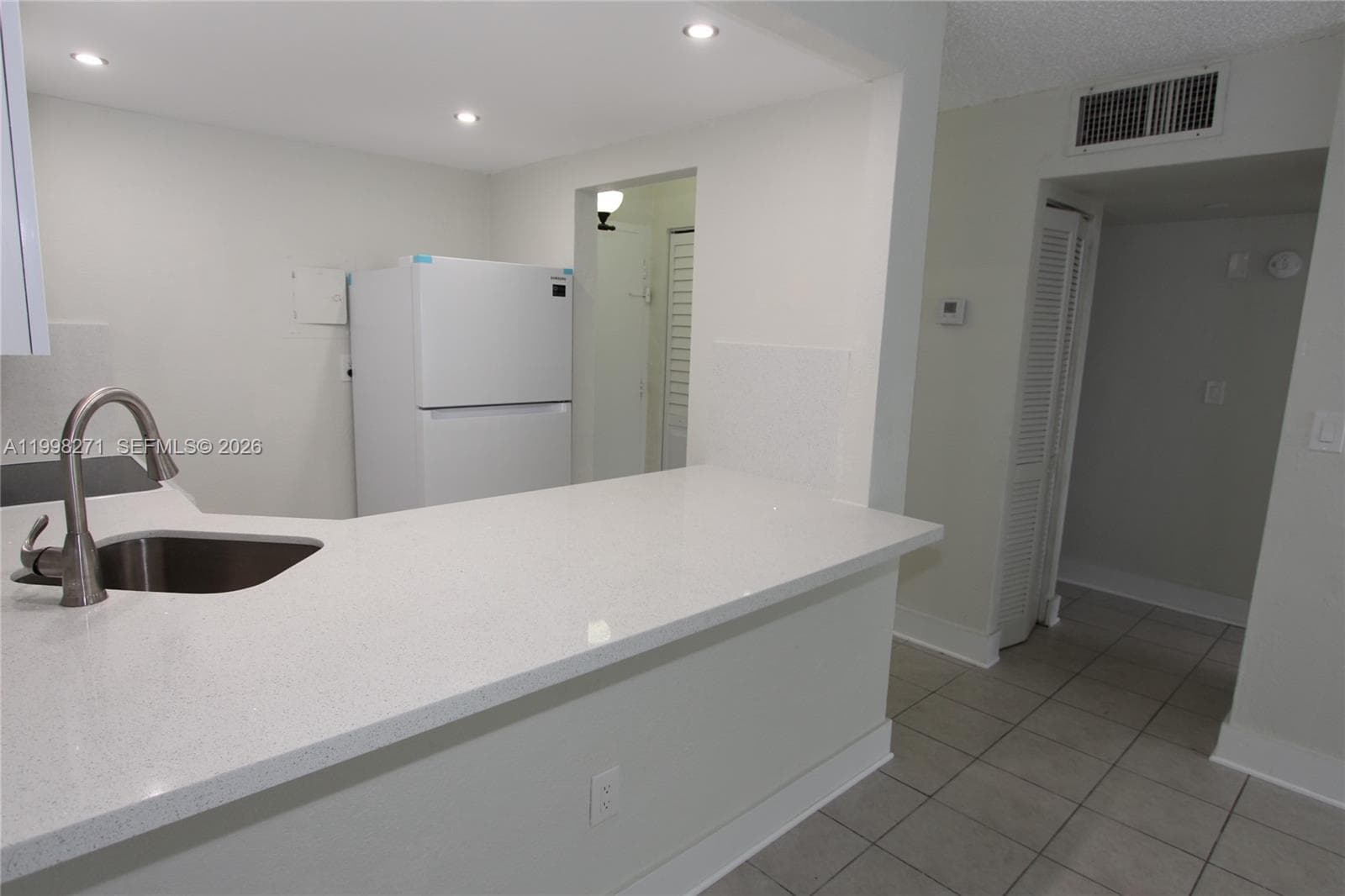 4550 NW 9th St # 811E, Miami FL 33126 — 4
